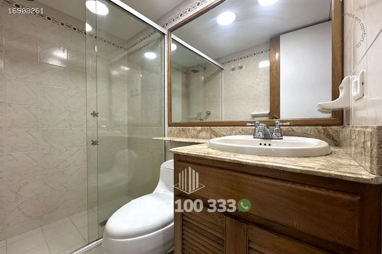 Apartamento de 3 alcobas en arriendo en Castropol, Medellín, 137 m² · foto 17 de 24