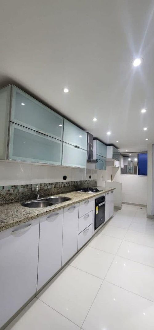 Apartamento de 3 alcobas en arriendo en Manga, Cartagena, 182 m² · foto 7 de 13