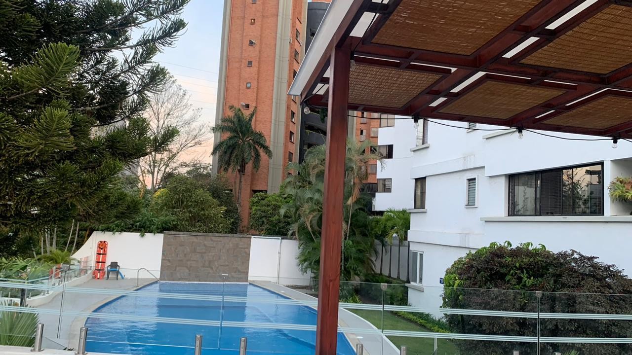 Apartamento en venta en Santa Teresita, Cali · foto 10 de 13