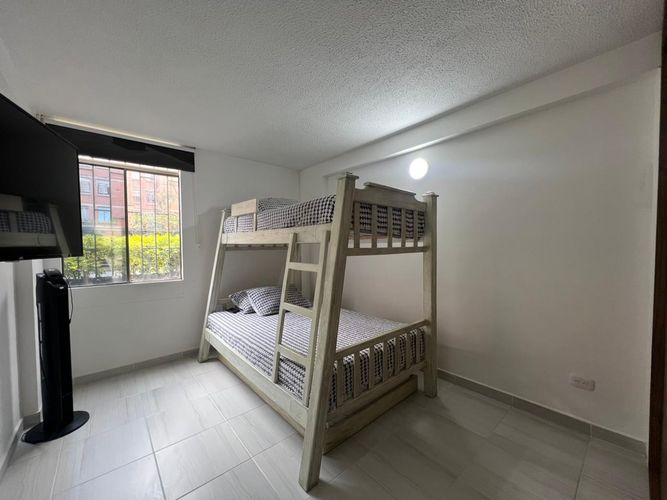Apartamento de 2 alcobas en arriendo en El Poblado, Medellín, 80 m² · foto 9 de 16