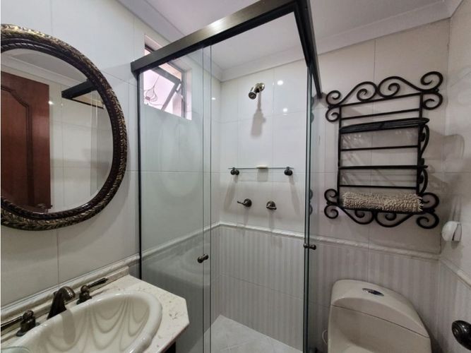 Casa de 4 alcobas en venta en El Poblado, Medellín, 371 m² · foto 5 de 13