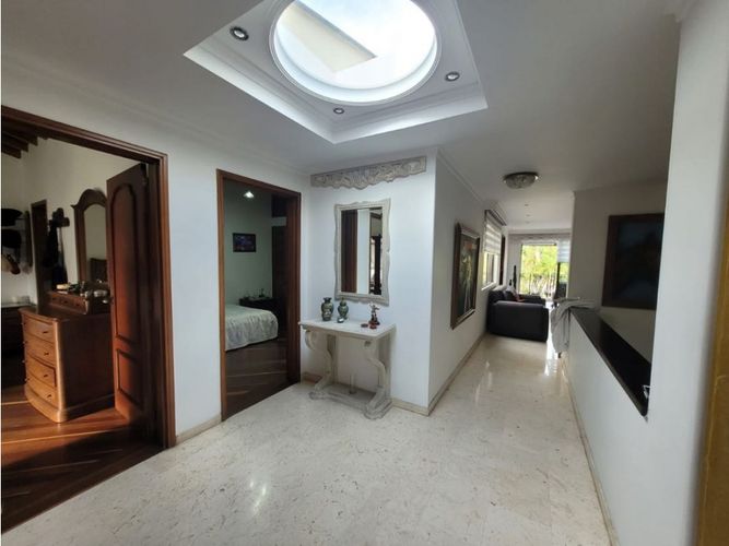 Casa de 4 alcobas en venta en El Poblado, Medellín, 371 m² · foto 8 de 13