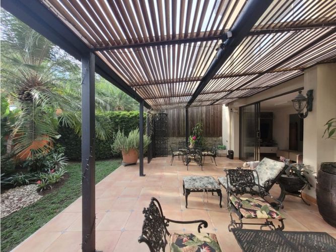 Casa de 4 alcobas en venta en El Poblado, Medellín, 371 m² · foto 13 de 13
