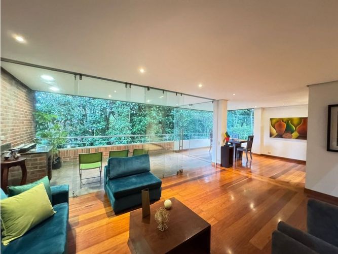 Casa de 3 alcobas en venta en Altos Del Poblado, Medellín, 294 m² · foto 2 de 19