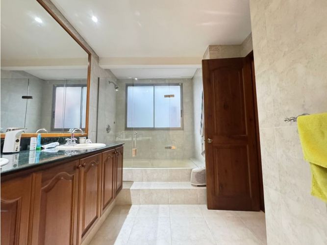 Casa de 3 alcobas en venta en Altos Del Poblado, Medellín, 294 m² · foto 17 de 19