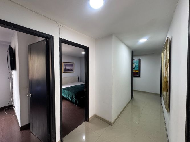 Apartamento de 5 alcobas en venta en Santa Barbara Central, Bogotá, 170 m² · foto 5 de 10