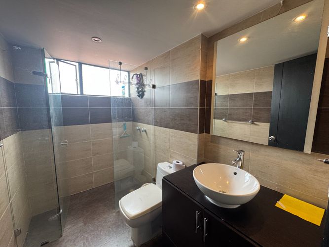 Apartamento de 5 alcobas en venta en Santa Barbara Central, Bogotá, 170 m² · foto 7 de 10