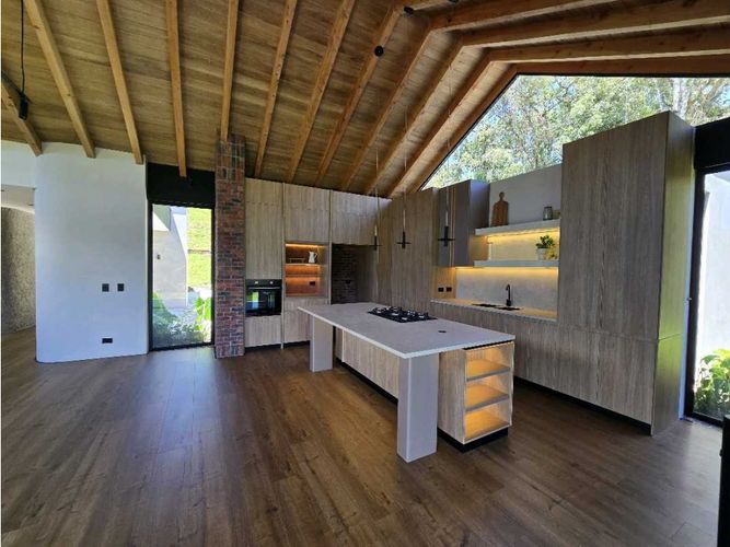 Casa de 3 alcobas en venta en Pantanillo, El Retiro, 301 m² · foto 11 de 24