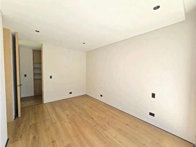 Casa de 3 alcobas en venta en Pantanillo, El Retiro, 301 m² · foto 19 de 24