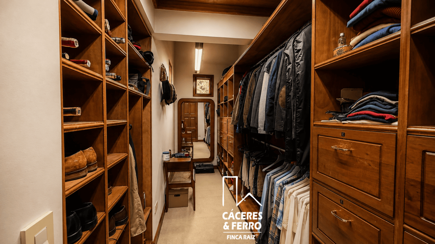 Casa de 3 alcobas en venta en Lagos De Torca, Bogotá, 450 m² · foto 3 de 24