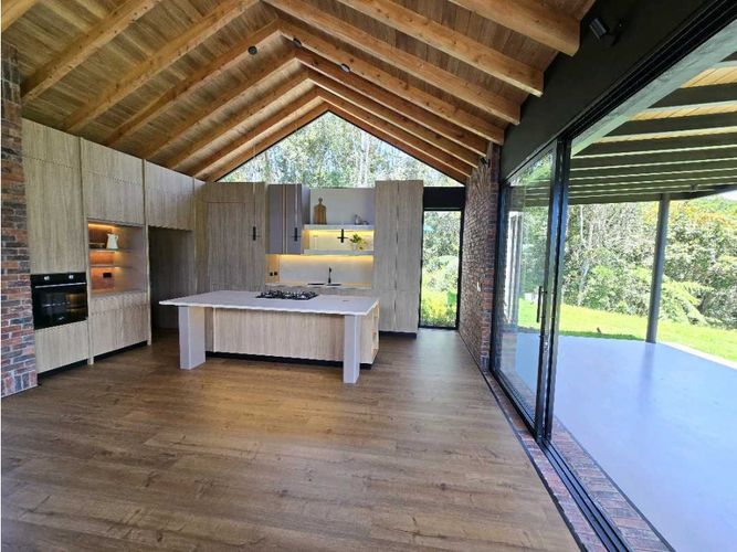 Casa de 3 alcobas en venta en Pantanillo, El Retiro, 301 m² · foto 4 de 24