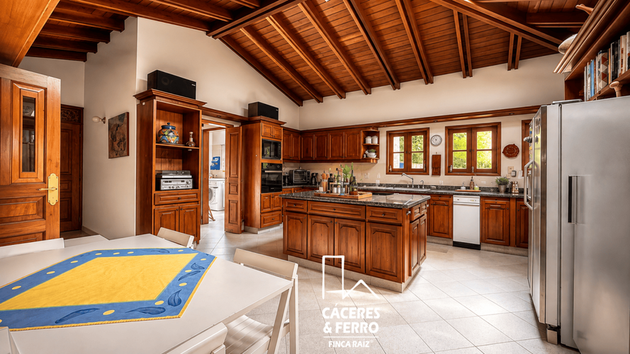 Casa de 3 alcobas en venta en Lagos De Torca, Bogotá, 450 m² · foto 4 de 24