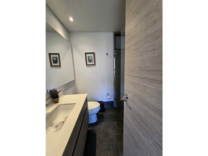 Apartamento de 1 alcoba en venta en El Tesoro, Medellín, 53 m² · foto 10 de 12