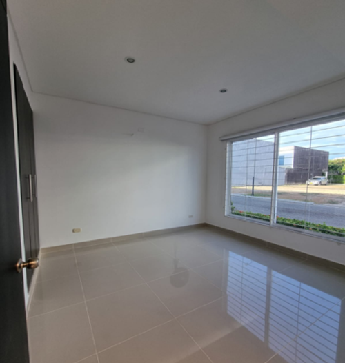 Apartamento de 3 alcobas en venta en Quintas De Flandes, Girardot, 135 m² · foto 2 de 13
