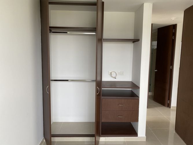 Apartamento de 3 alcobas en venta en Ciudad Jardin, Cali, 91 m² · foto 12 de 24