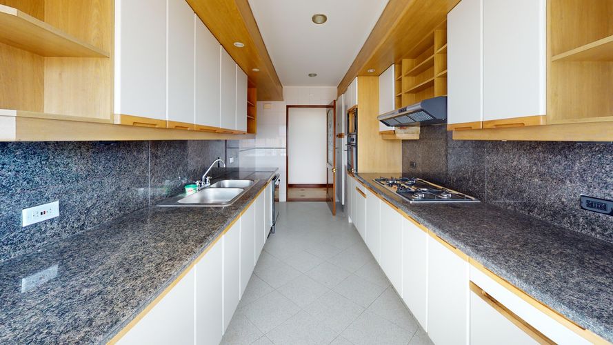Apartamento de 3 alcobas en venta en Lindaraja, Bogotá, 196 m² · foto 4 de 22