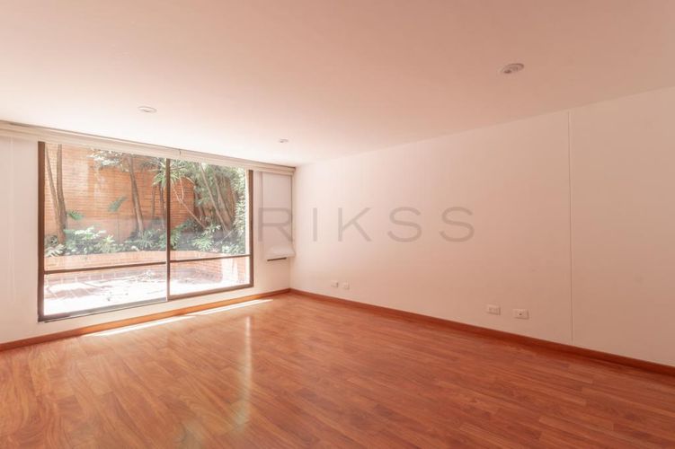 Apartamento de 3 alcobas en venta en La Cabrera, Bogotá, 220 m² · foto 6 de 18
