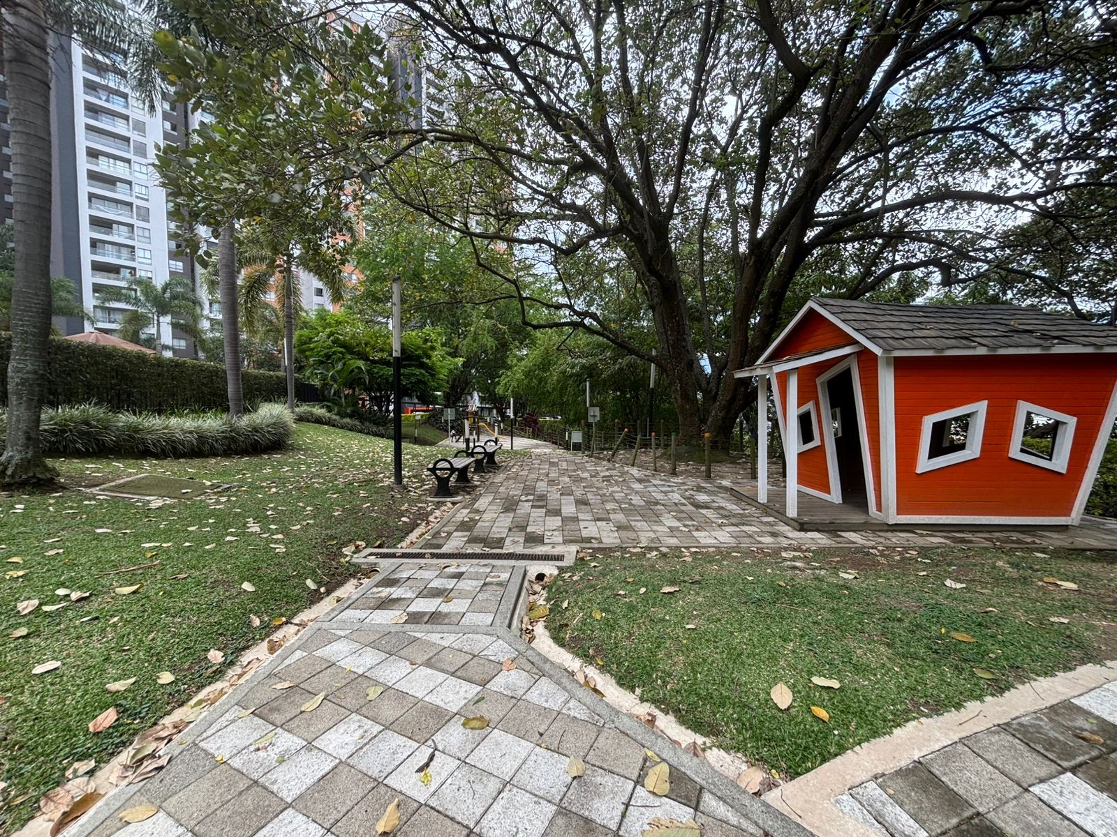 Apartamento en venta en Loma De Los Bernal, Medellín · foto 14 de 18