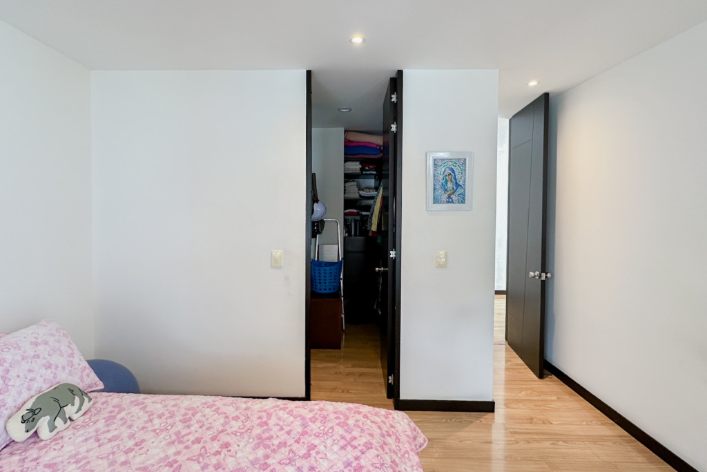 Apartamento en venta en Santa Barbara Occidental, Bogotá · foto 9 de 21