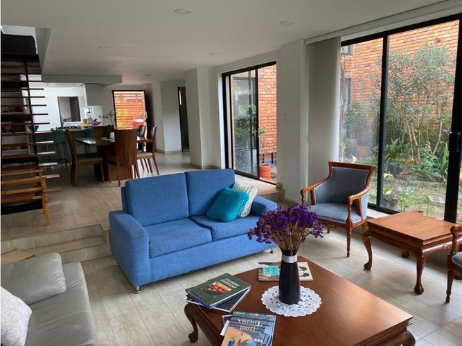 Casa de 3 alcobas en venta en Niza, Bogotá, 182 m² · foto 2 de 24