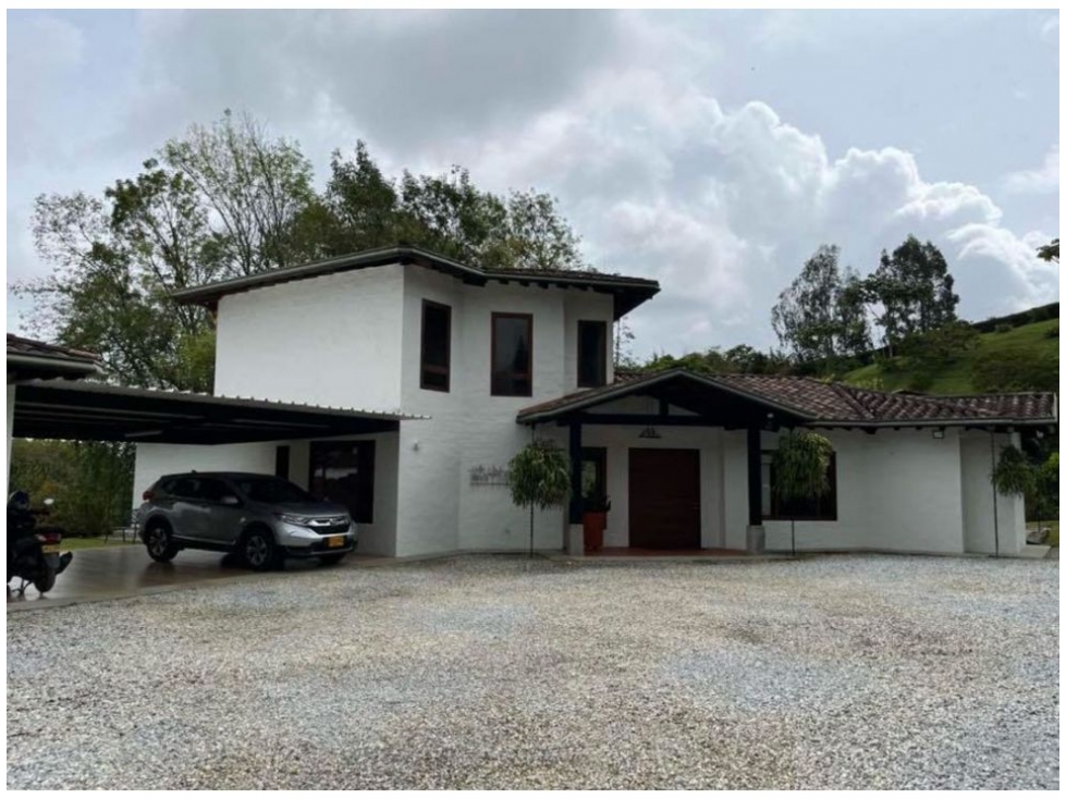 4BR House in La alhambra (450 m²) for Sale - 2