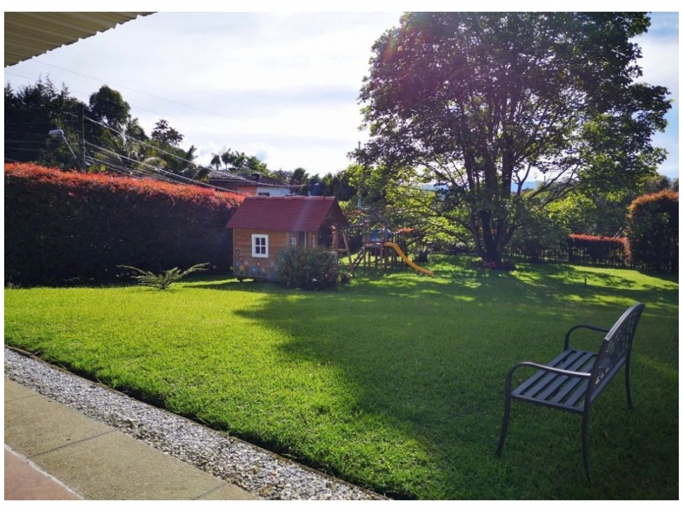 4BR House in La alhambra (450 m²) for Sale - 4