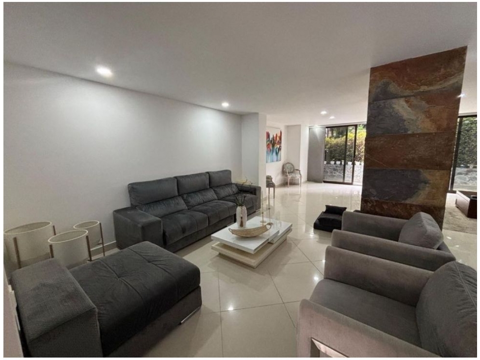 4BR House in El Poblado (220 m²) for Sale - 4
