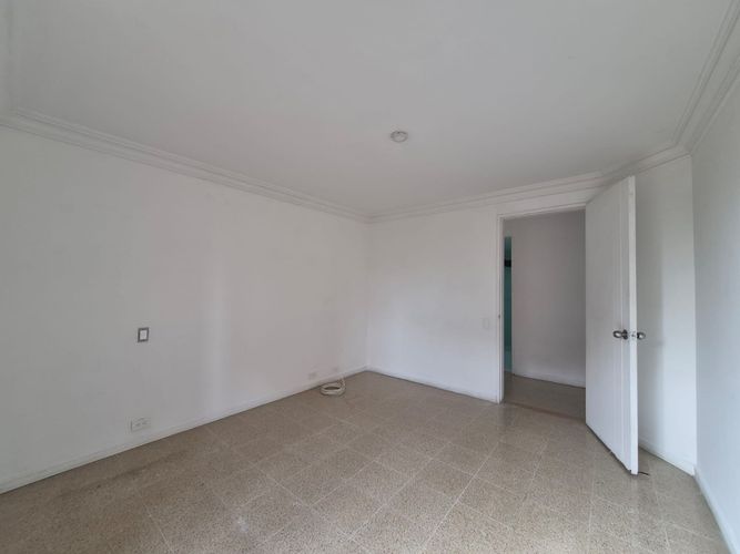 Apartamento de 3 alcobas en venta en El Tesoro, Medellín, 138 m² · foto 12 de 19