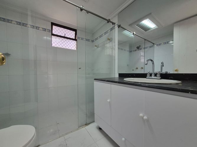 Apartamento de 3 alcobas en venta en El Tesoro, Medellín, 138 m² · foto 14 de 19