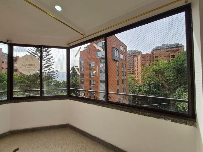 Apartamento de 3 alcobas en venta en El Tesoro, Medellín, 138 m² · foto 7 de 19