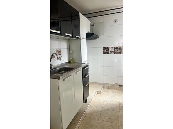 Apartamento en venta en La Laguna Fontibon, Bogotá, 50 m² · foto 2 de 12