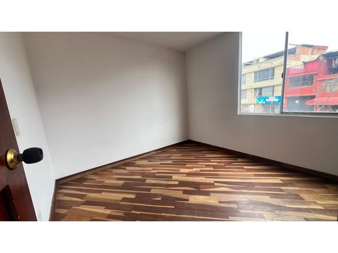 Apartamento en venta en La Laguna Fontibon, Bogotá, 50 m² · foto 4 de 12