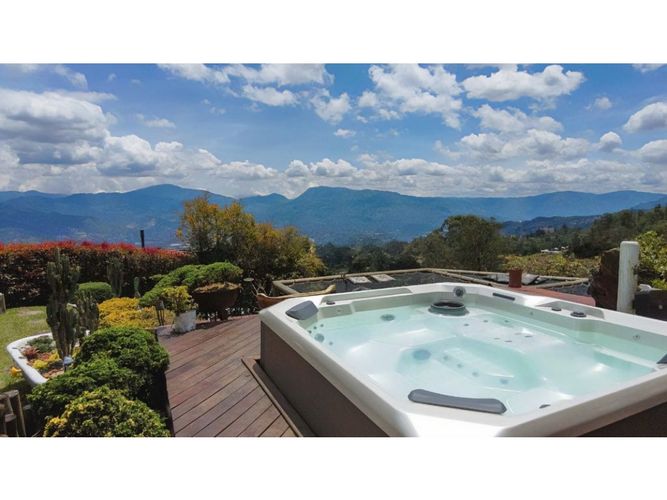 Casa de 4 alcobas en venta en Las Palmas, Medellín, 450 m² · foto 10 de 15