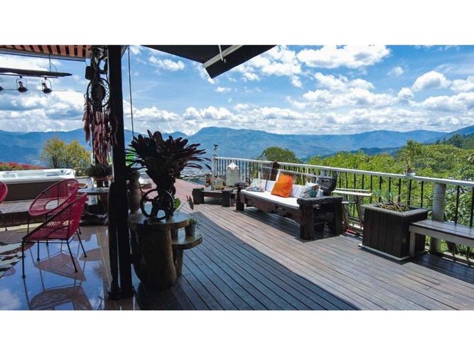 Casa de 4 alcobas en venta en Las Palmas, Medellín, 450 m² · foto 12 de 15