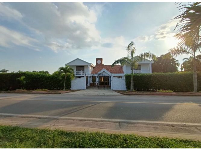 Casa de 6 alcobas en venta en Granjas Forestales Balmoral, Villavicencio, 650 m² · foto 2 de 15