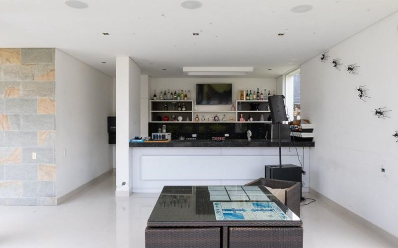 Casa de 6 alcobas en venta en Ciudad Jardin, Cali, 577 m² · foto 6 de 24