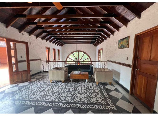 Casa de 6 alcobas en venta en 20 De Julio, Villavicencio · foto 2 de 24