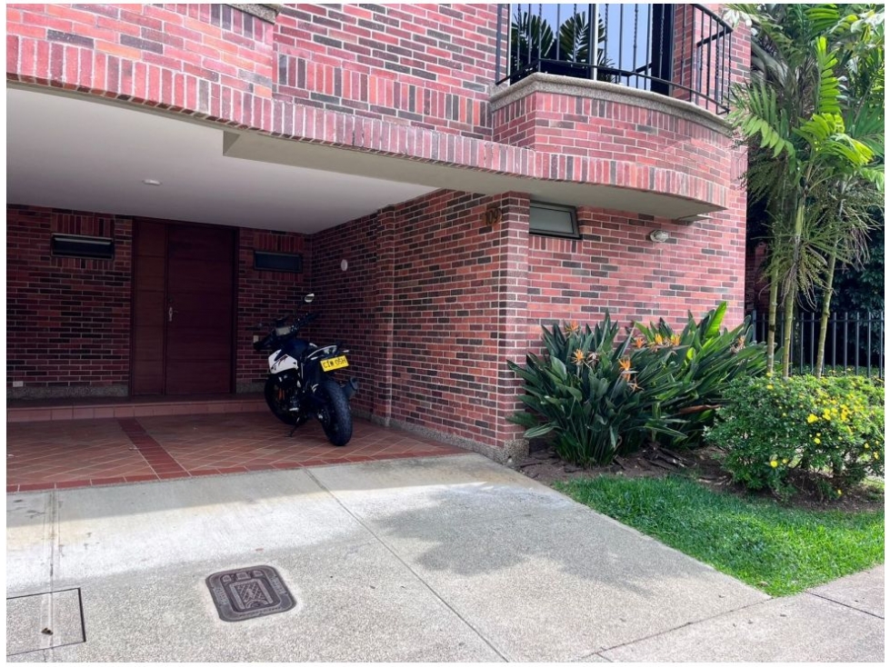 3BR House in El Poblado (240 m²) for Sale - 2