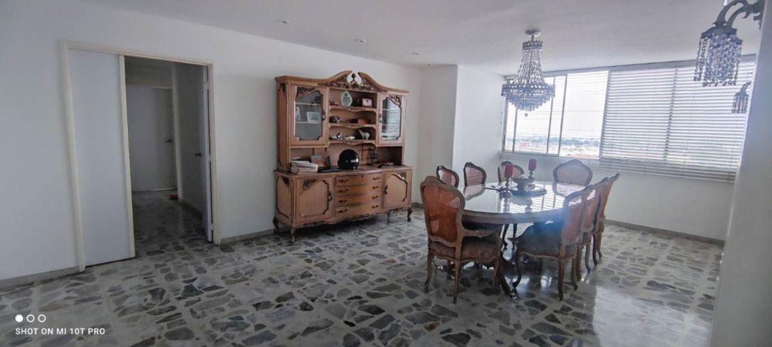 Apartamento de 5 alcobas en venta en Las Americas, Cali, 270 m² · foto 2 de 18