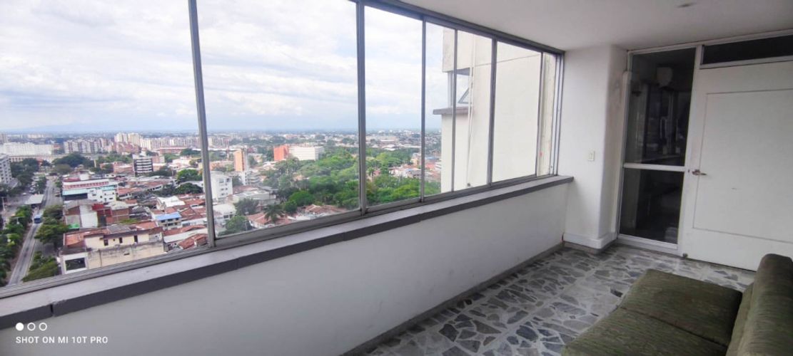 Apartamento de 5 alcobas en venta en Las Americas, Cali, 270 m² · foto 3 de 18