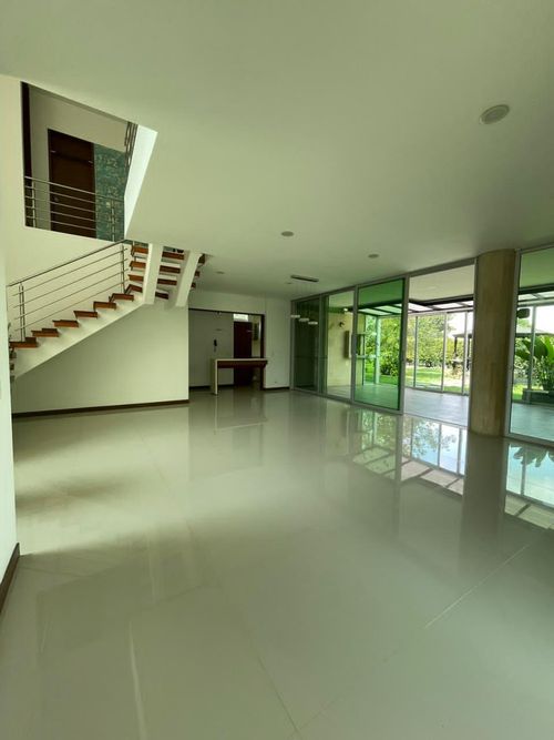 Casa de 6 alcobas en venta en Ciudad Jardin, Cali, 400 m² · foto 3 de 22