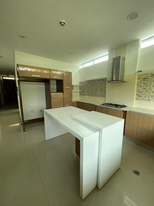 Casa de 6 alcobas en venta en Ciudad Jardin, Cali, 400 m² · foto 10 de 22