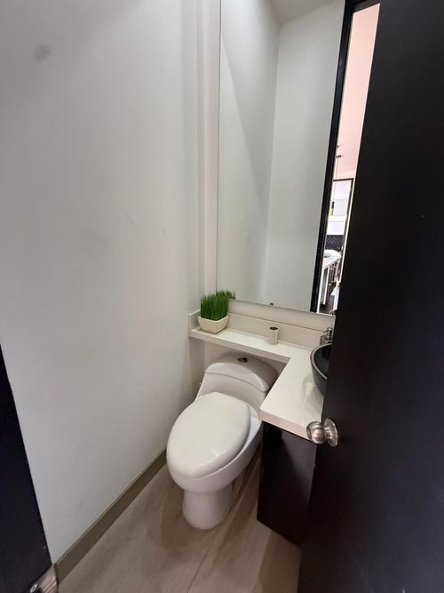 Apartamento de 1 alcoba en venta en Los Rosales, Bogotá, 81 m² · foto 6 de 17