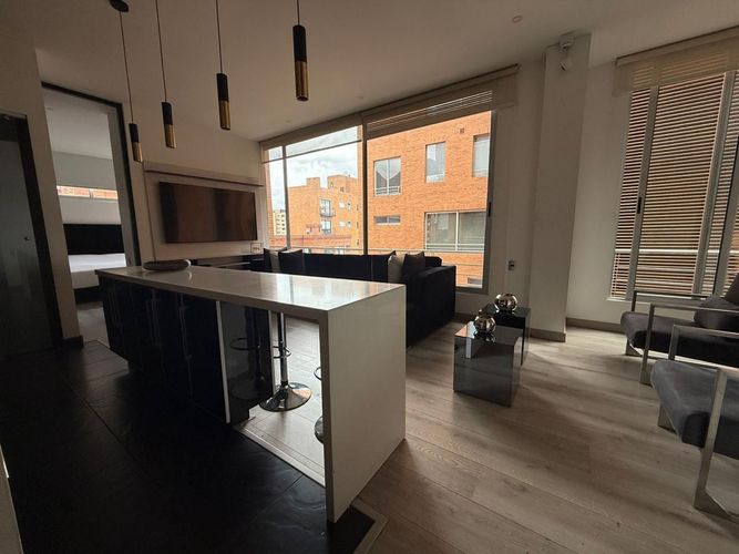Apartamento de 1 alcoba en venta en Los Rosales, Bogotá, 81 m² · foto 3 de 17