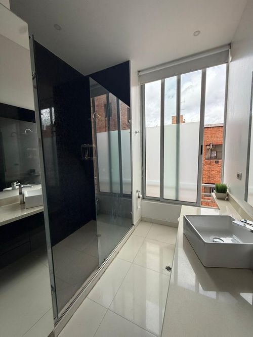 Apartamento de 1 alcoba en venta en Los Rosales, Bogotá, 81 m² · foto 14 de 17