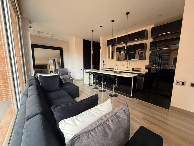 Apartamento de 1 alcoba en venta en Los Rosales, Bogotá, 81 m² · foto 8 de 17