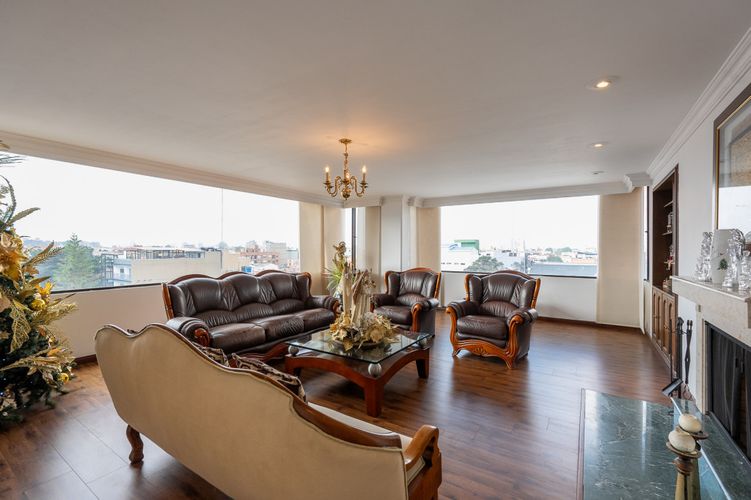 Apartamento de 4 alcobas en venta en Santa Barbara, Bogotá, 361 m² · foto 8 de 24