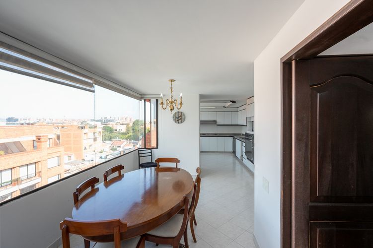 Apartamento de 4 alcobas en venta en Santa Barbara, Bogotá, 361 m² · foto 9 de 24