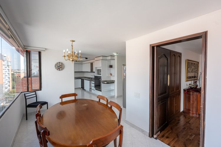 Apartamento de 4 alcobas en venta en Santa Barbara, Bogotá, 361 m² · foto 11 de 24