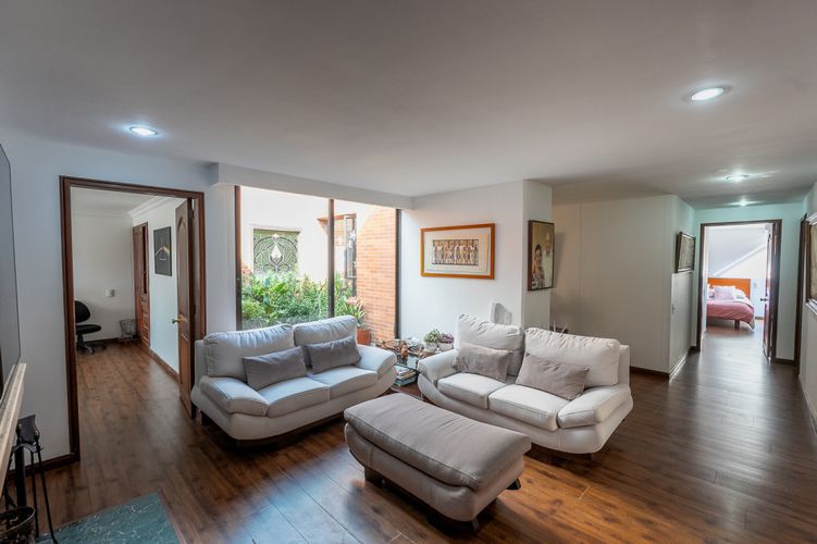 Apartamento de 4 alcobas en venta en Santa Barbara, Bogotá, 361 m² · foto 15 de 24